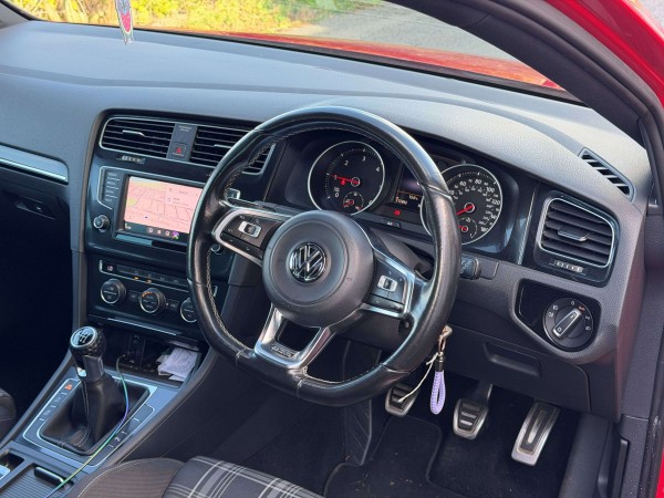 VOLKSWAGEN GOLF GTD