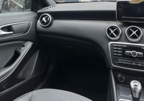 MERCEDES-BENZ A180 BLUEEFFICIENCY SE CDI