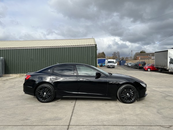 MASERATI GHIBLI DV6 AUTO