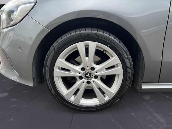 MERCEDES-BENZ A 180 D SPORT PREMIUM AUTO