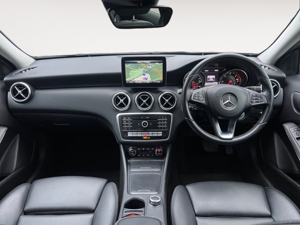 MERCEDES-BENZ A 180 D SPORT PREMIUM AUTO