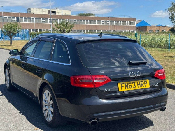 AUDI A4 AUTO