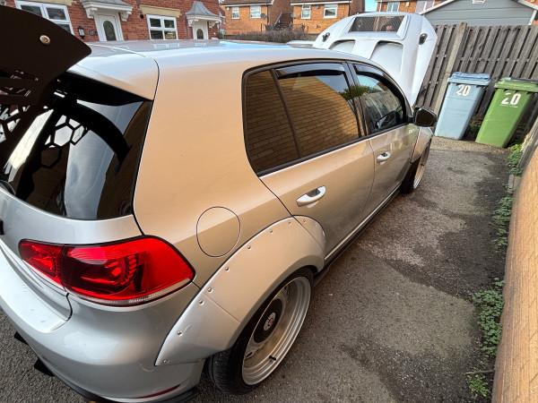 VOLKSWAGEN GOLF GTI S-A