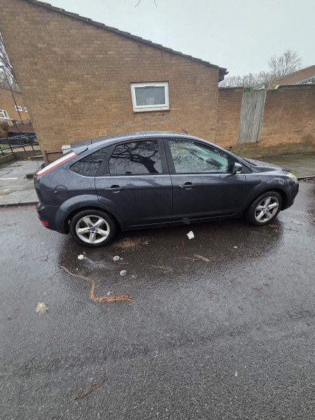 FORD FOCUS ZETEC 100