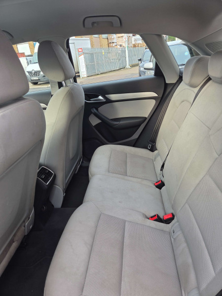 AUDI Q3 SE TFSI QUATTRO S-A