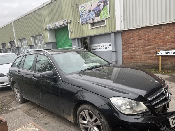 MERCEDES-BENZ C180 EXECUTIVE SE BLUE-CY A