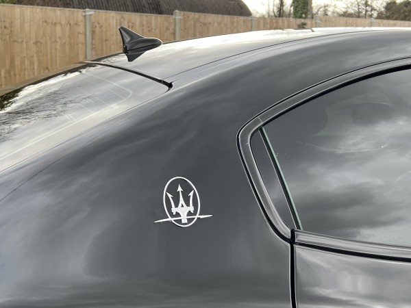 MASERATI GHIBLI DV6 AUTO