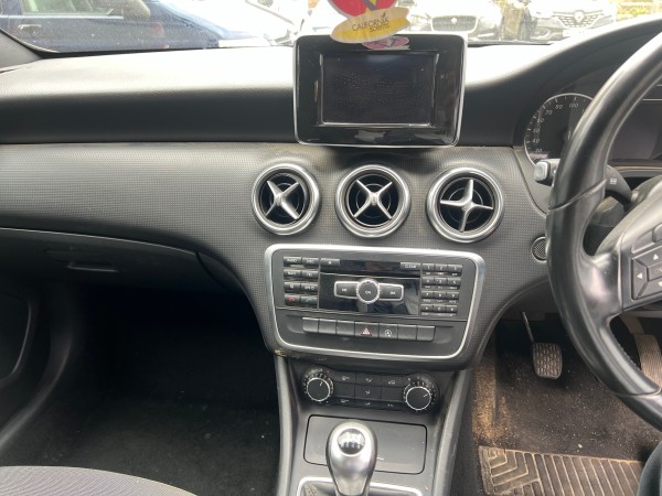 MERCEDES-BENZ A180 BLUEEFFICIENCY SE CDI