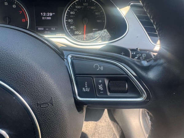 AUDI A4 AUTO