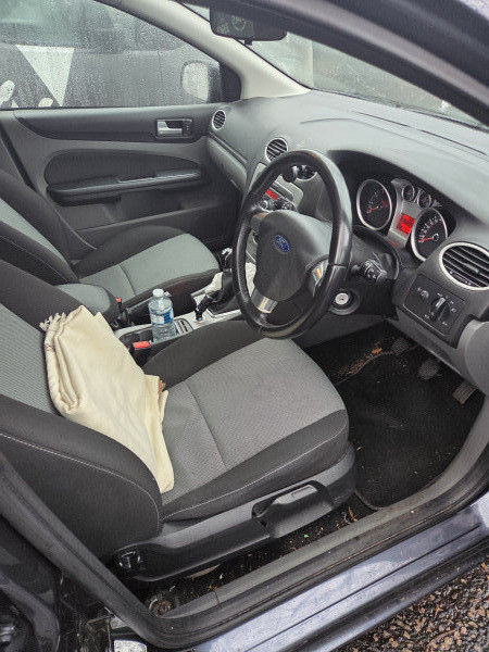 FORD FOCUS ZETEC 100